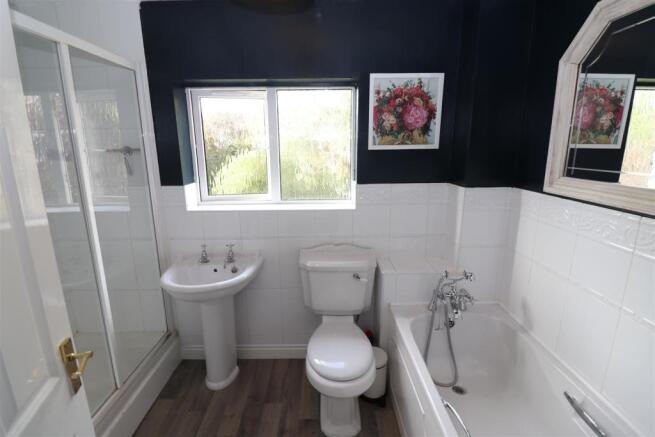 Bath/Shower Room/WC