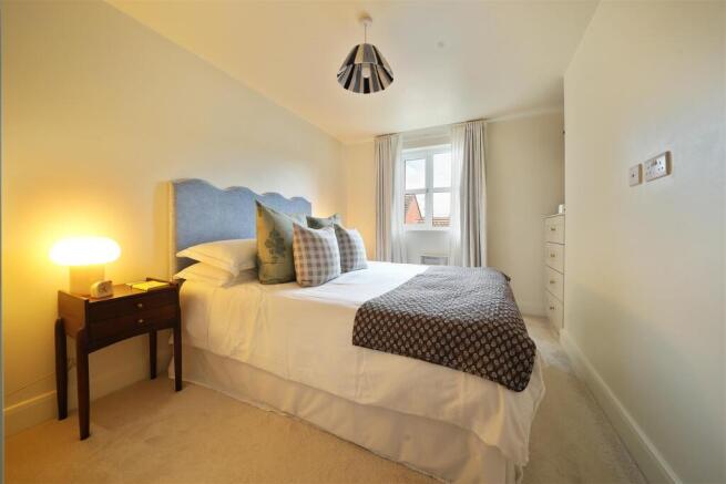 2 bed Apartment for sale Image 8
