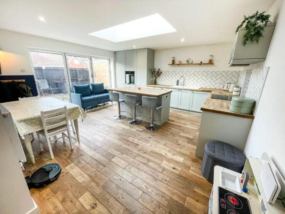 tlc_c4d2158b-a0a1-4d6d-8c2d-9580773a0046_3868e02.j