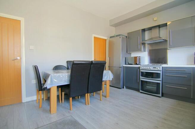 3 bed Terraced for sale Image 5