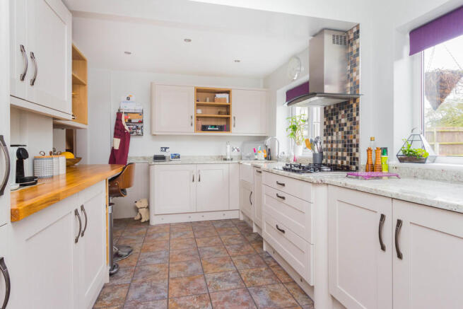 Kitchen/Breakfast...