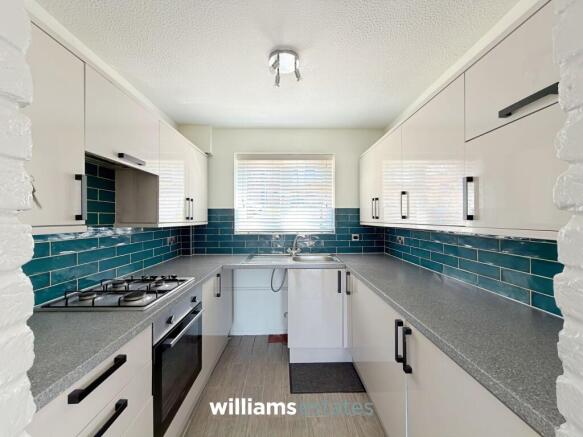 Cae Bryn, St. Asaph, LL17 photo 4