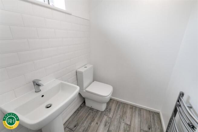 4 bed Detached for sale Image 7