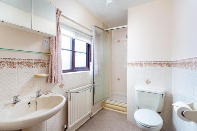 4 bed Detached for sale Image 11