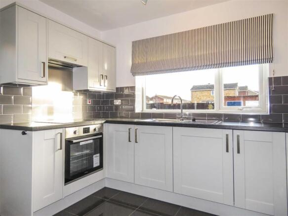Kitchen 2.JPG