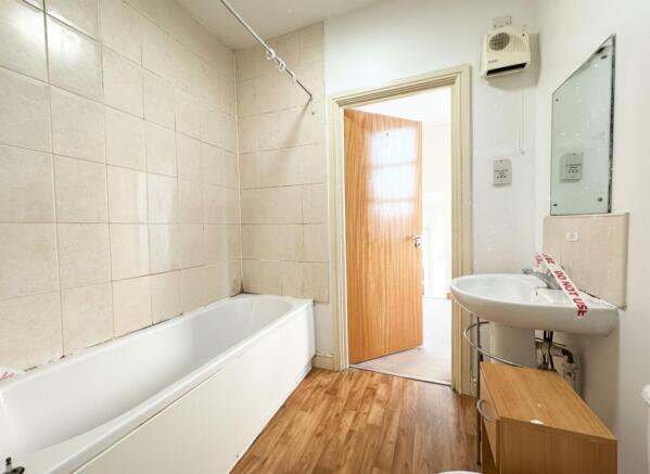 2 bed Apartment for sale Image 6