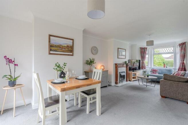 DINING/ LIVING