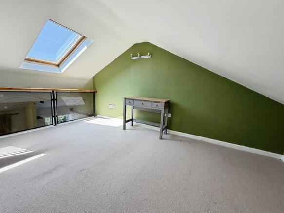3 bed Apartment for sale Image 7