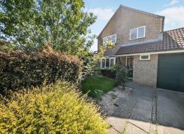 9, Templar Road, Bristol BS37 5TF