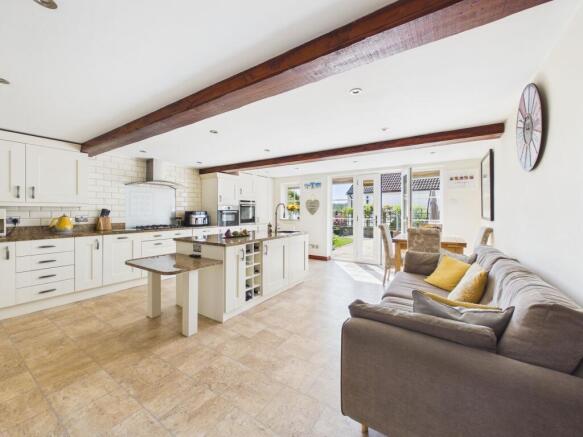 Open Plan Family Dining Kitchen