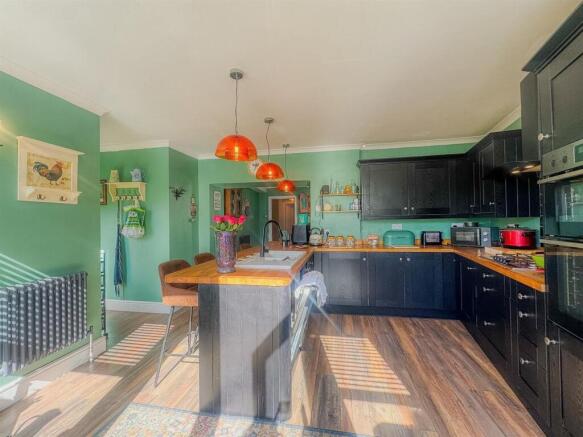 Kitchen / Breakfast Room