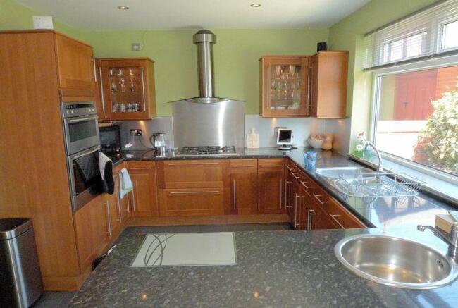 kitchen/breakfast