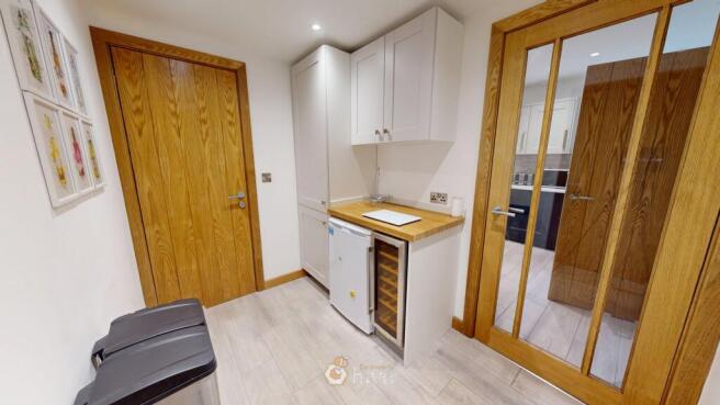 5 bed Detached for sale Image 10