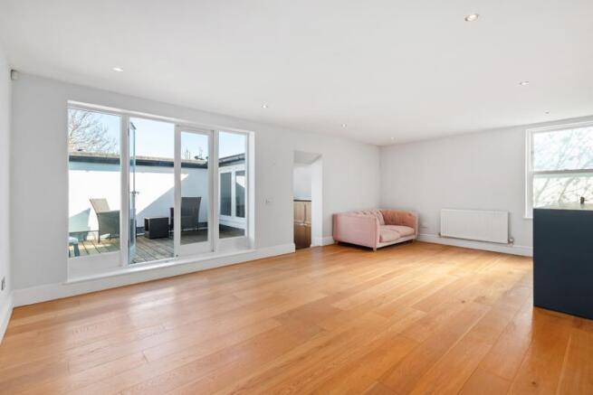Grove Park Road 41-43 Flat 8 PH3 LR.jpg