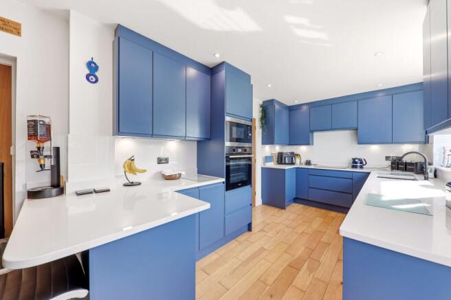 3 bed Semi-Detached for sale Image 4