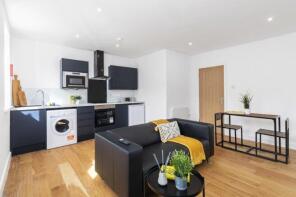 20, Spring Grove Walk, Hyde Park, Leeds LS6 1RR