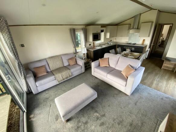 2025 Willerby Malton Elite, Newhaven Holiday Park, Buxton, Derbyshire, SK17 0DT photo 5