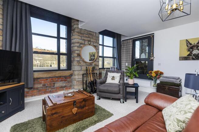 Living Dining Area