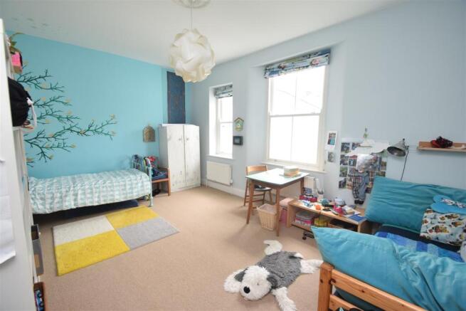 BEDROOM 2