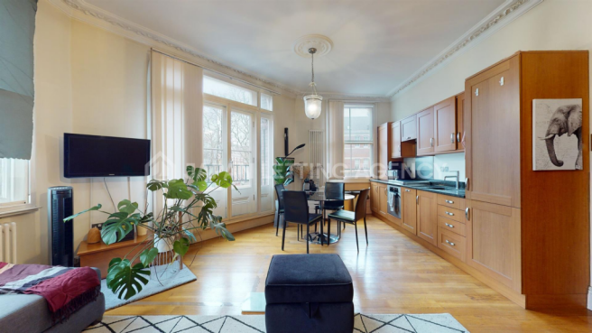 Livingroom 1-6_Watermarked.png
