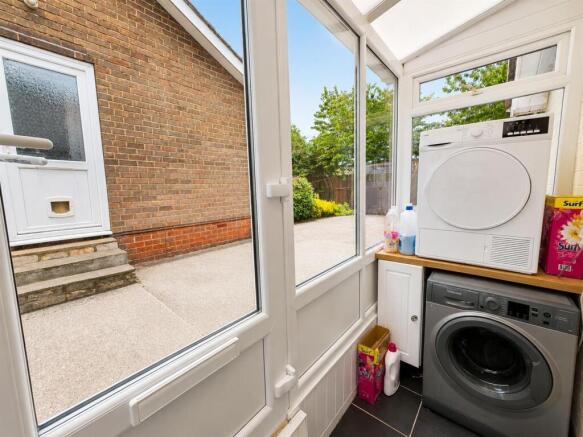 2 bed Semi-Detached Bungalow for sale Image 9