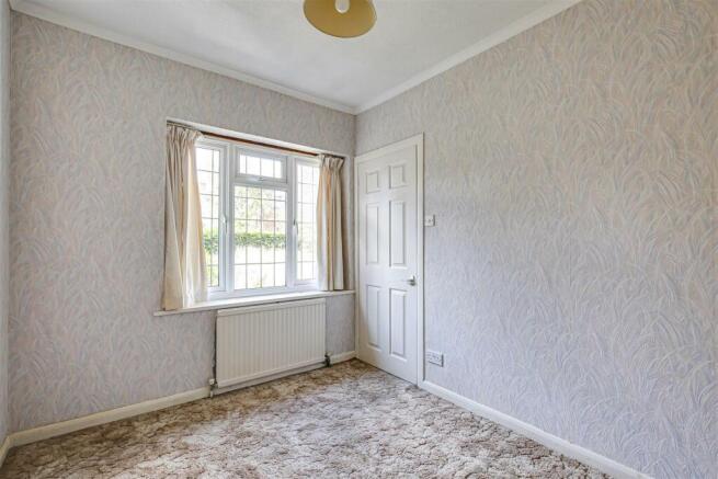14 Bedroom.jpg