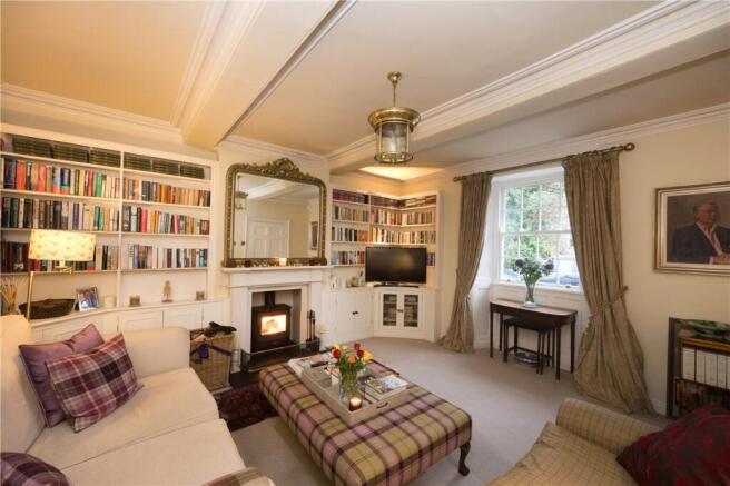 6 bed Detached for sale Image 8