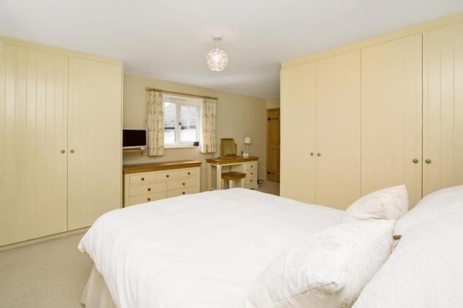 Bedroom 1.jpg