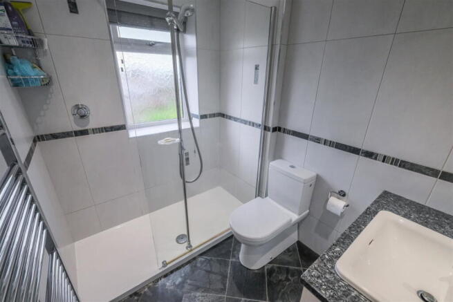 4 bed Semi-Detached for sale Image 5