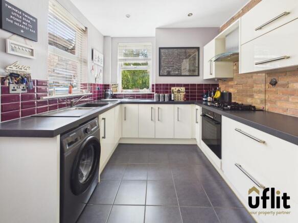 3 bed Terraced for sale Image 11