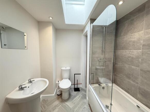 Bathroom.JPG