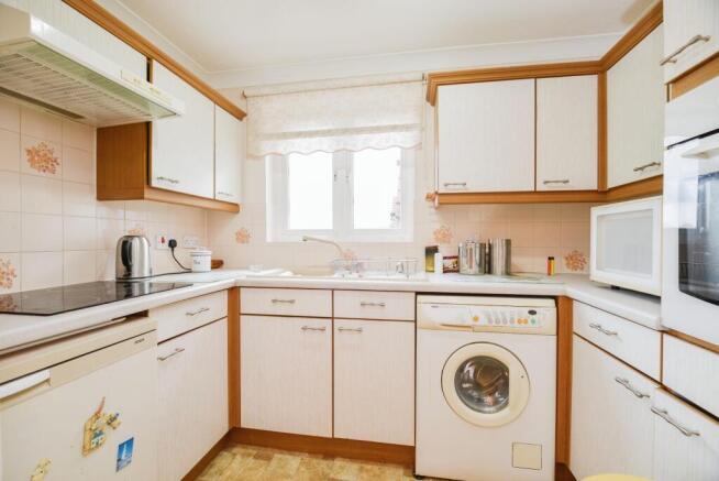 2 bed Apartment for sale Image 4