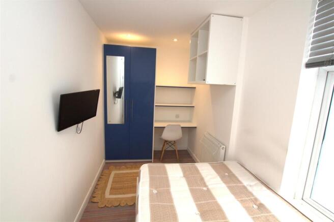 4 bed House for sale Image 8