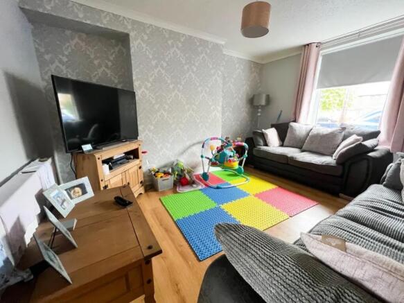 2 bed Terraced to rent Image 7