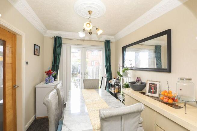 3 bed Semi-Detached for sale Image 4