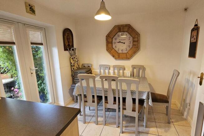 Madeira Way, Eastbourne, East Sussex. BN23 5UL photo 4