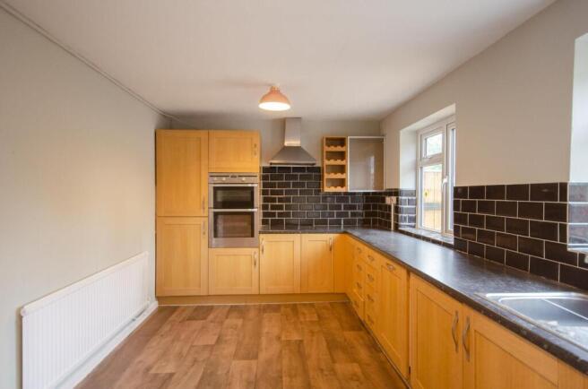 3 bed Terraced for sale Image 4