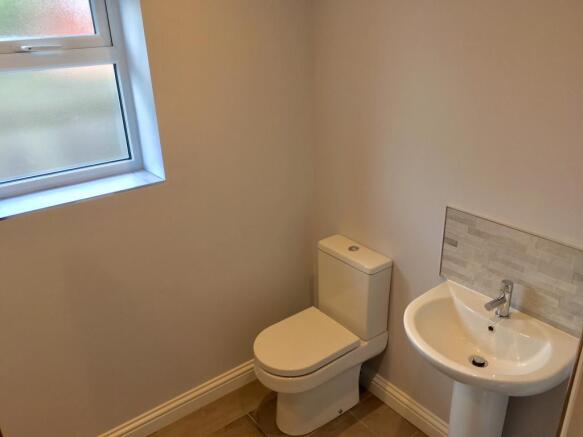 main bathroom aspect 2