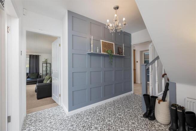 St Oswalds Close 1 Hallway-2.jpg
