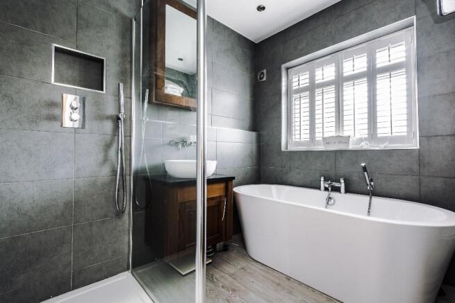Stylish Bathroom/WC