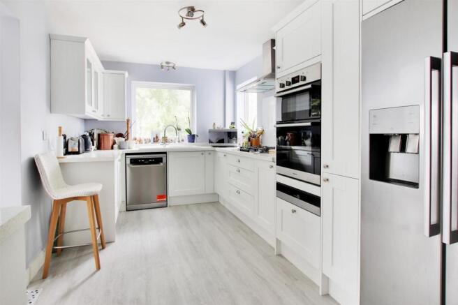 Kitchen E.jpg