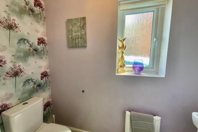 4 bed Detached for sale Image 8