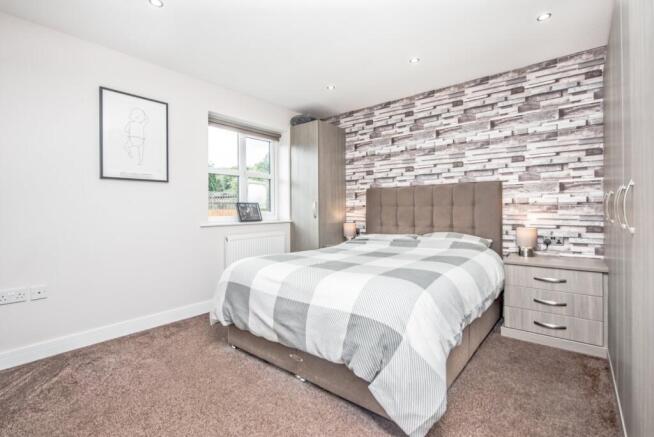 4 bed Detached for sale Image 11
