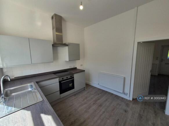 3 bed Terraced to rent Image 6