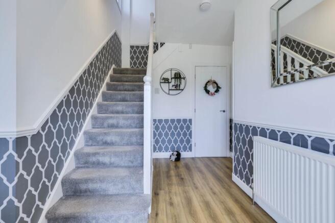 5 bed Semi-Detached for sale Image 11