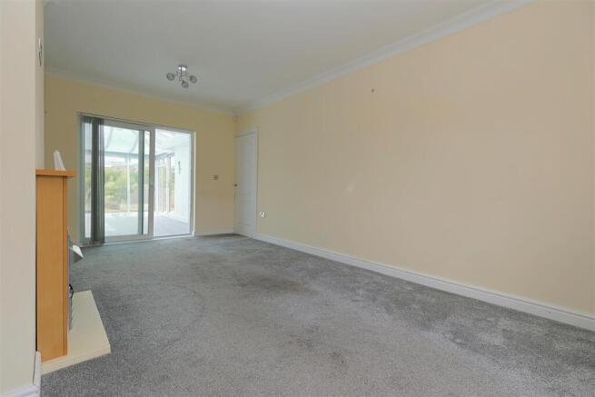 2 bed Semi-Detached Bungalow for sale Image 10