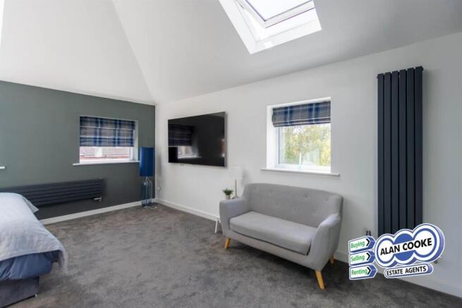 4 bed Semi-Detached for sale Image 12