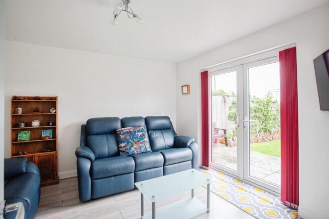 4 bed Detached for sale Image 9