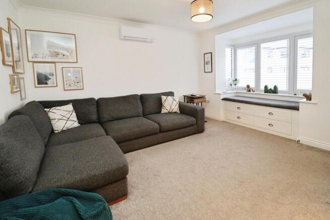 ce40f251-1A-483C-...