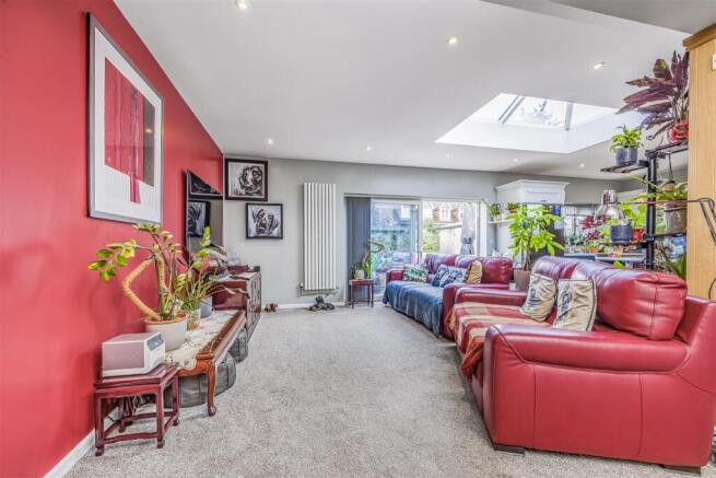 112 Catherington Lane, Horndean-PorticoMarketing-O